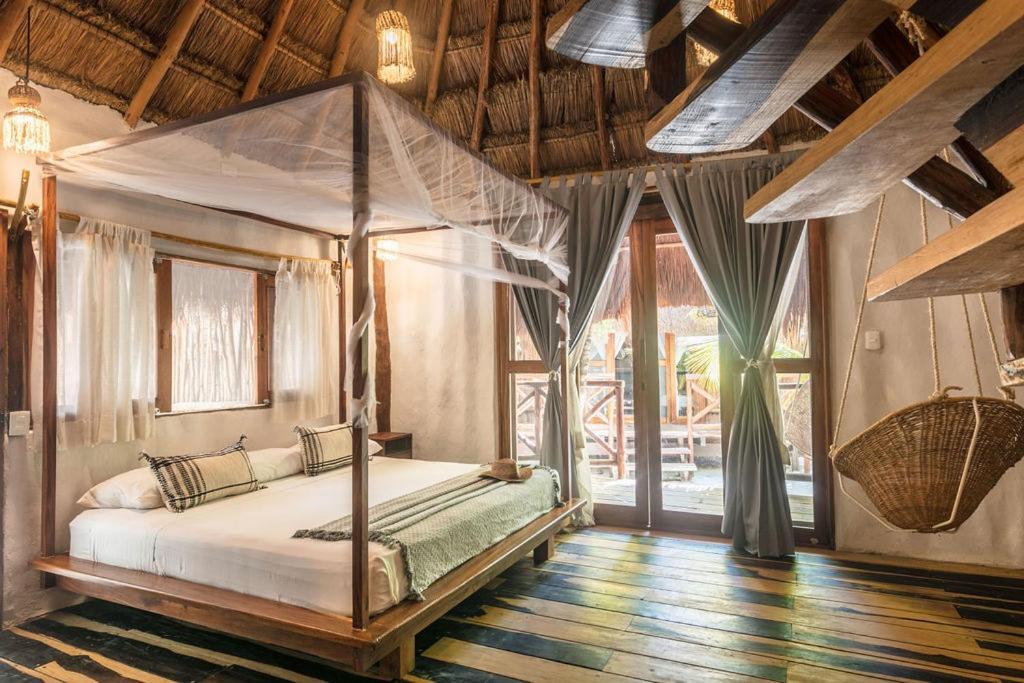 Eco Laak - Adults Only 3*